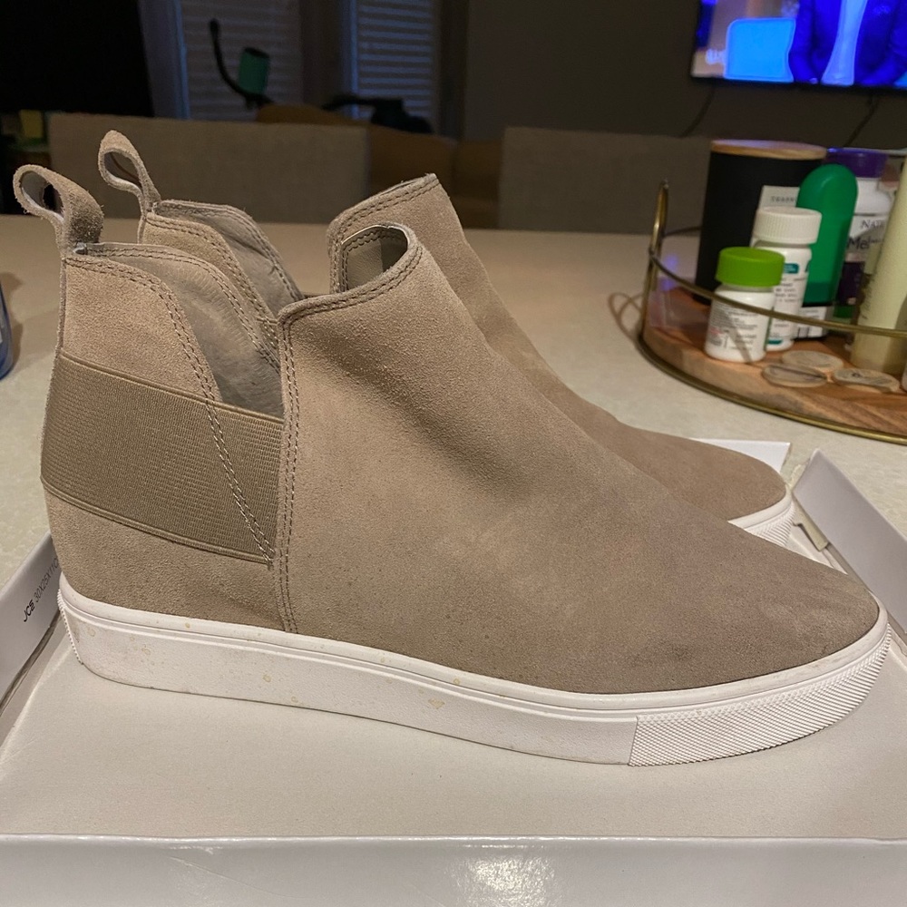 Steve Madden Shane Taupe Sued Shoes